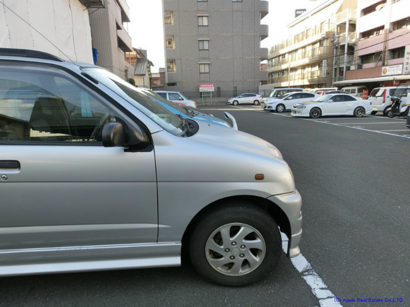 A＆E  Glanz  駐車場
