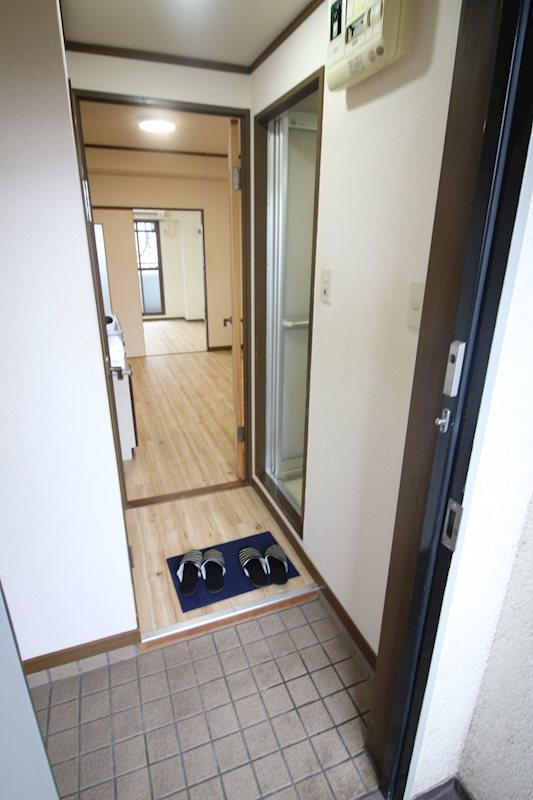 グランド アイ 小倉  玄関