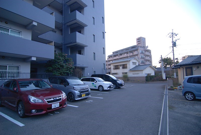 ロージュマン黄金町   駐車場
