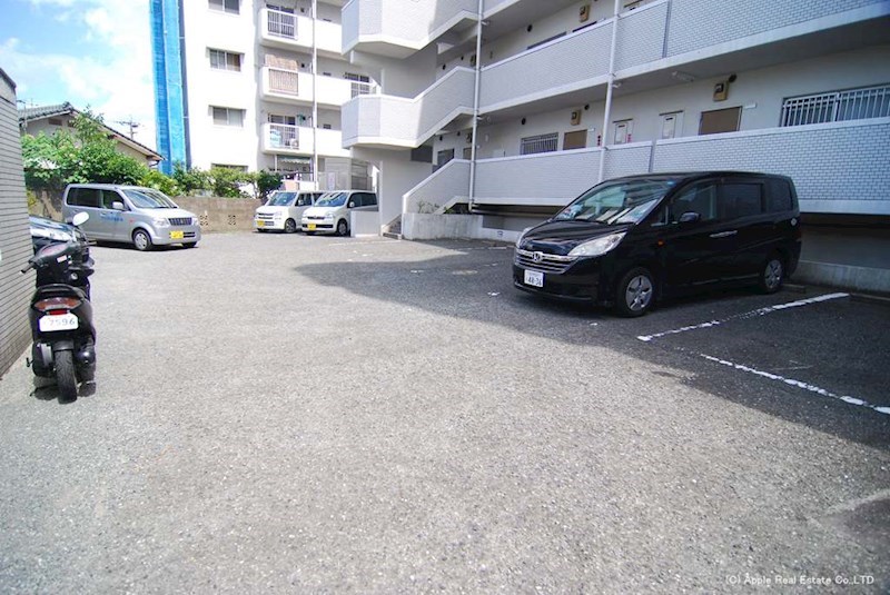 REXYZ城野  駐車場