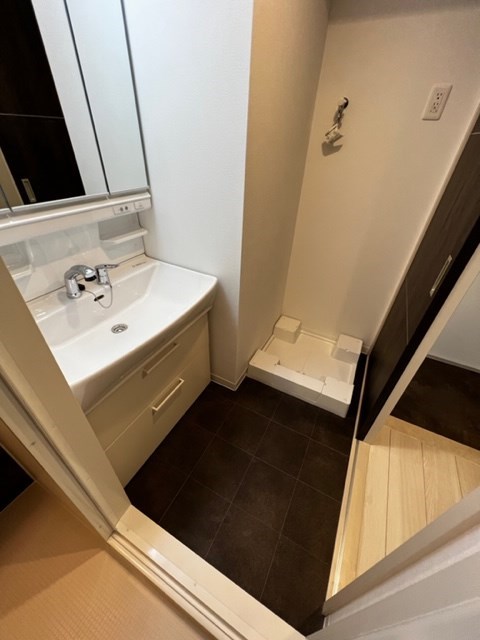 LEGEND紺屋町 洗面所