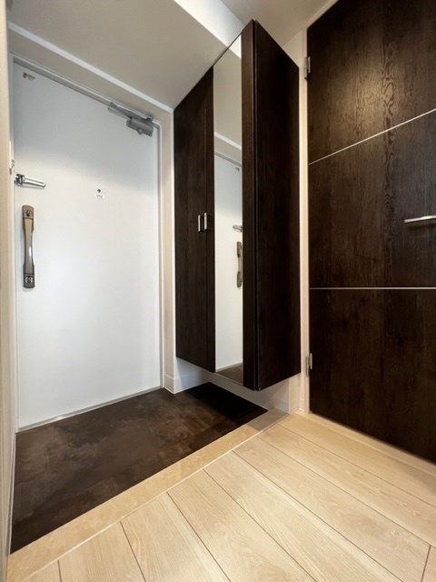 LEGEND紺屋町 玄関