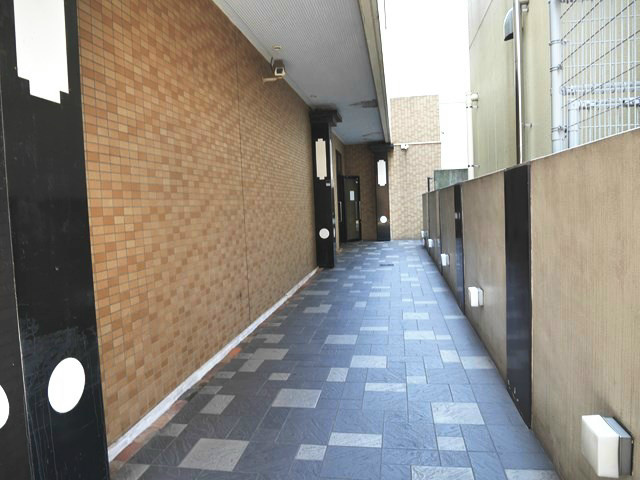 ラフィナーレアースコート魚町  エントランス