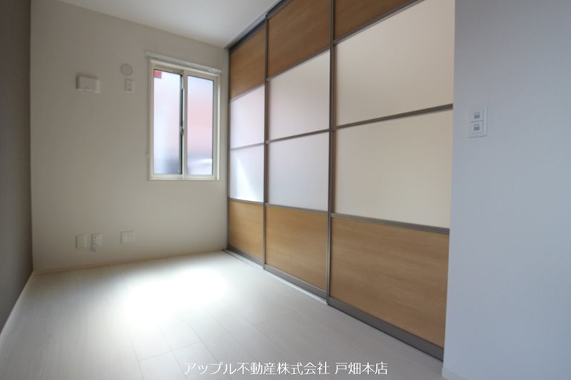 トレス日明弐番館 ベッドルーム