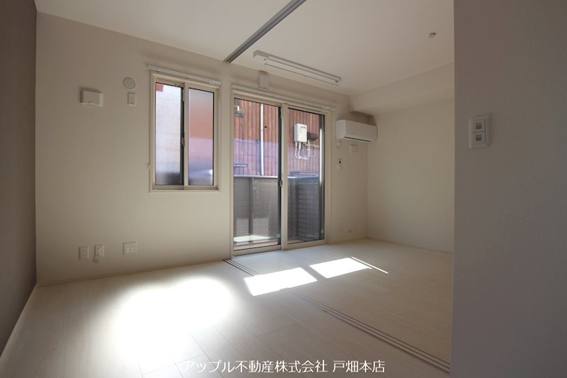 トレス日明弐番館 リビング