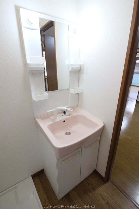 ナーセリー木町    洗面所