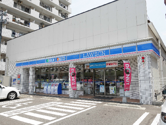 ウィングス片野Ⅱ  コンビニ