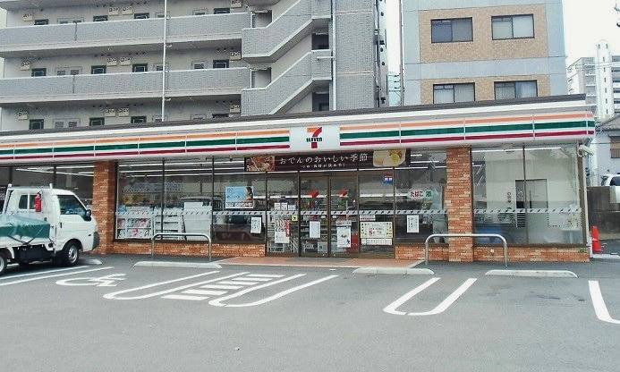ウィングス西本町 コンビニ
