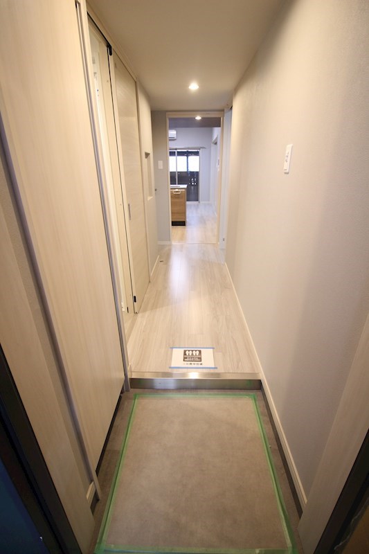 ウィングス西本町 玄関