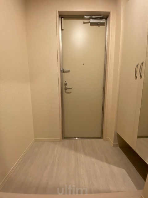 ヴェリタス黄檗Ⅰ 玄関
