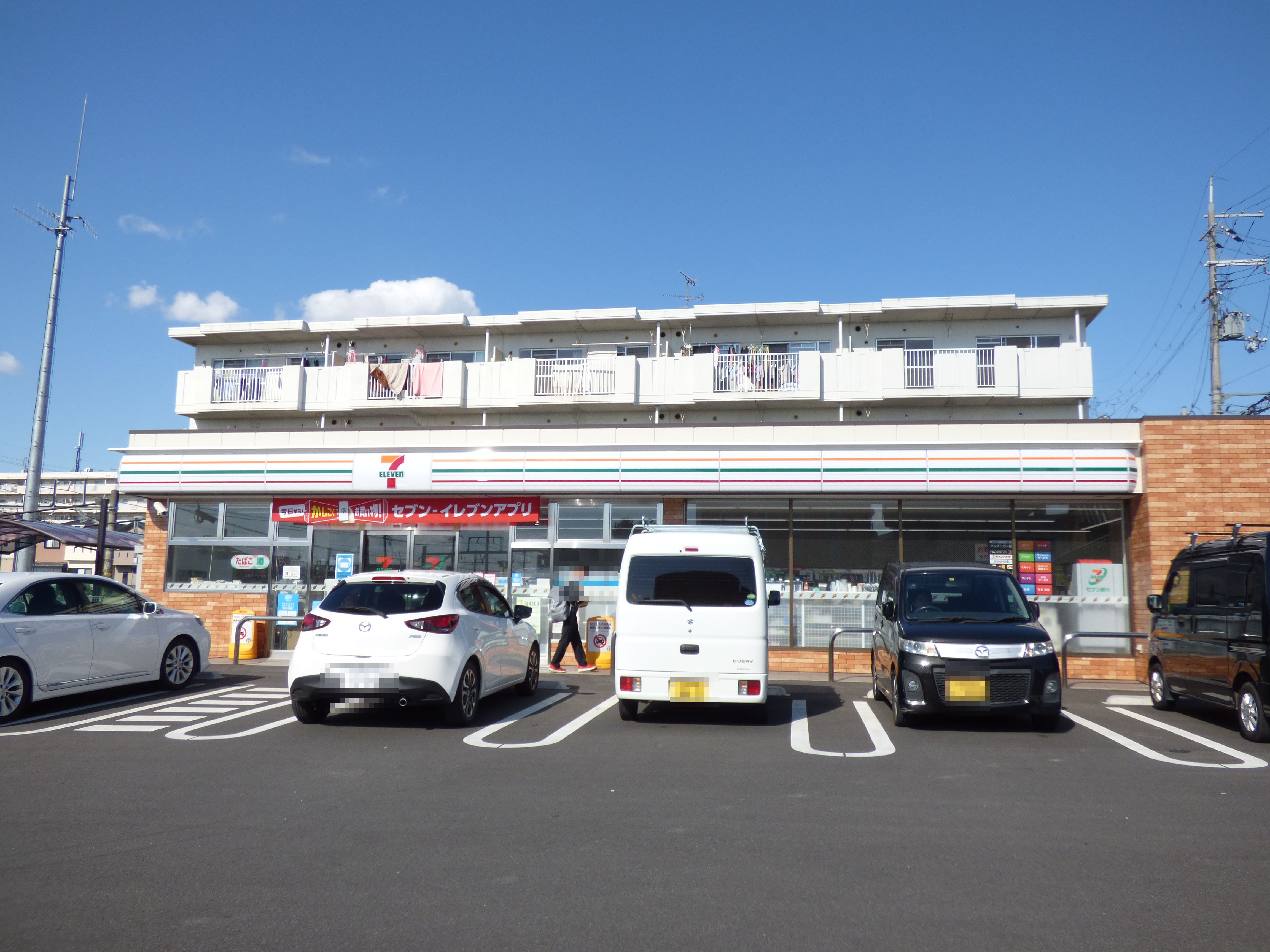 コージーハイツ コンビニ