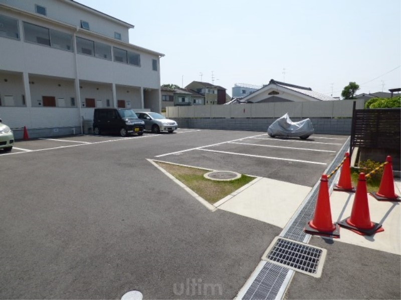 キャンベルリバーⅡ番館 駐車場