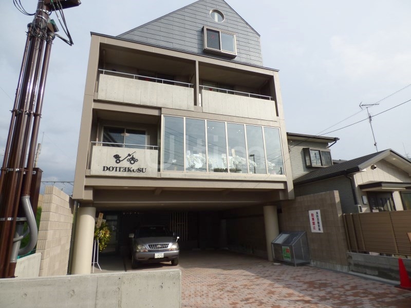 エバーグリーン六地蔵駅前 外観