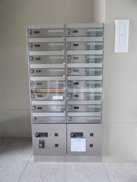 エバーグリーン六地蔵駅前 その他