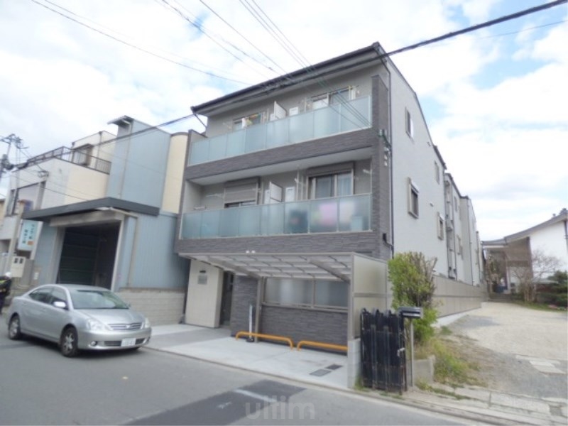 アヴニール京都墨染 外観