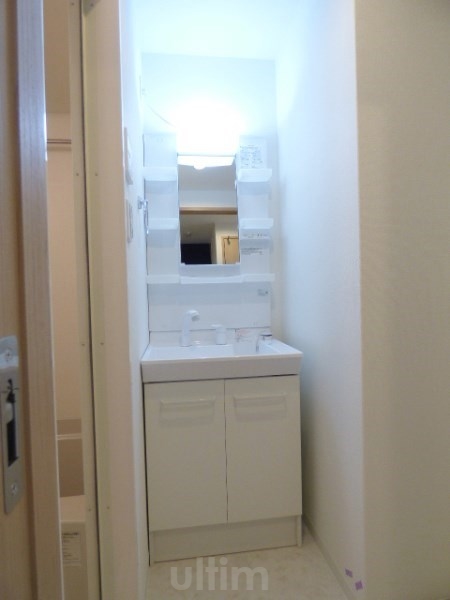 アヴニール京都墨染 洗面所