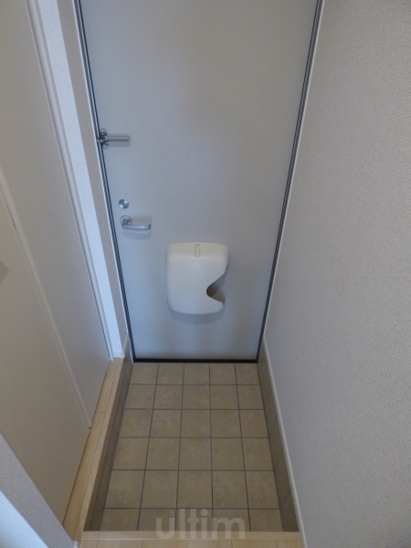 メゾン皐月 玄関