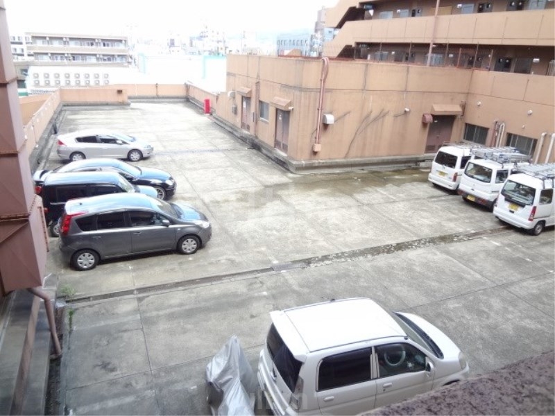 足立ハイツ竹田 駐車場