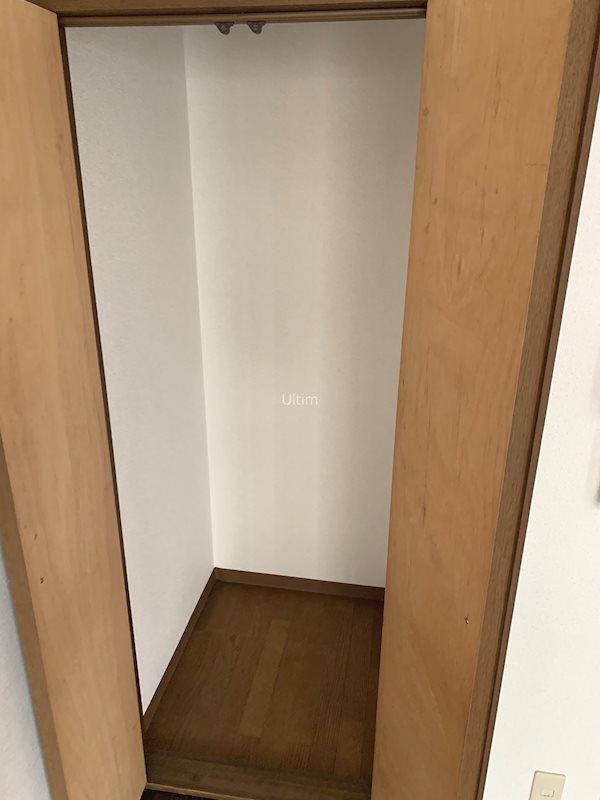 ヴァルワール伊勢田 収納