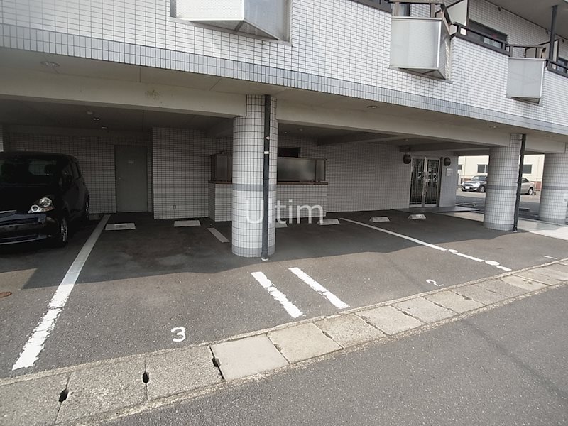 メゾンドパーク 駐車場