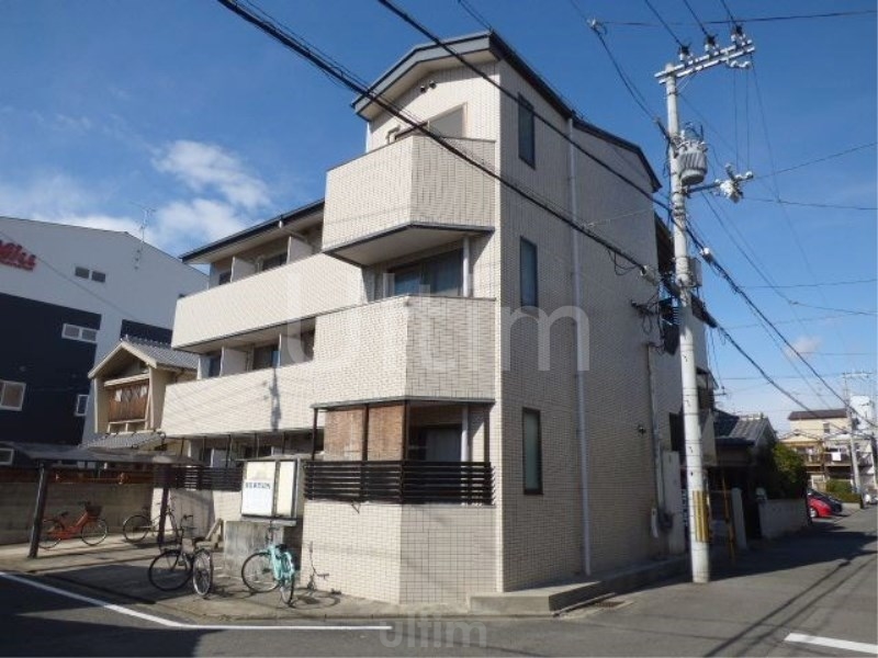 アドラブール 外観