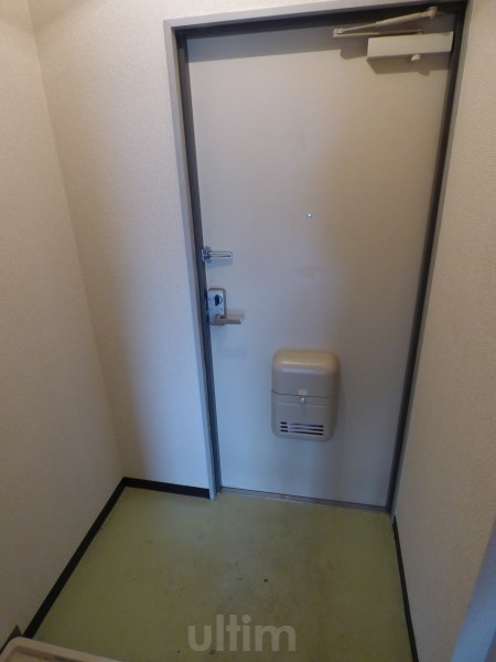 アドラブール 玄関