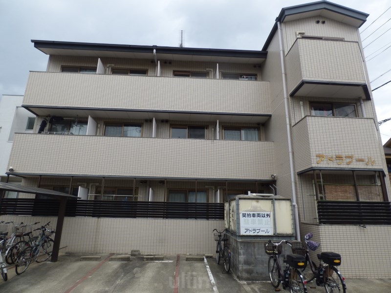 アドラブール 外観