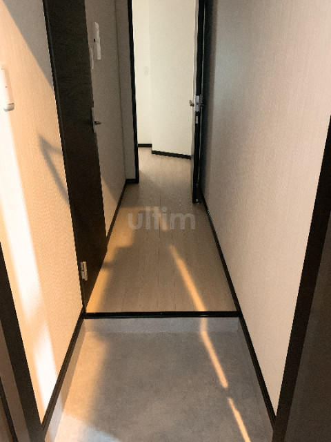 ブリエ西大路 玄関