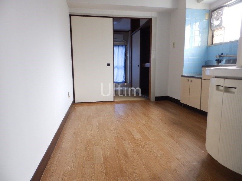 アサヒマンション リビング