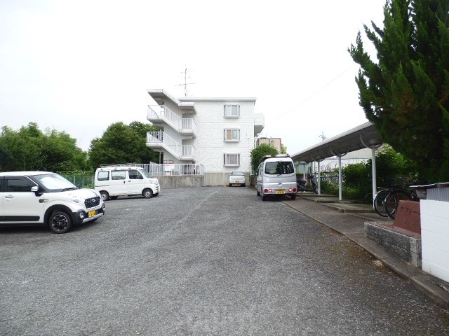 ラフォーレＫＥＧＯ 駐車場