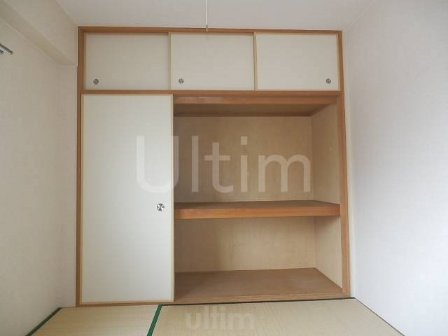 トーシンハイツ桃山 収納