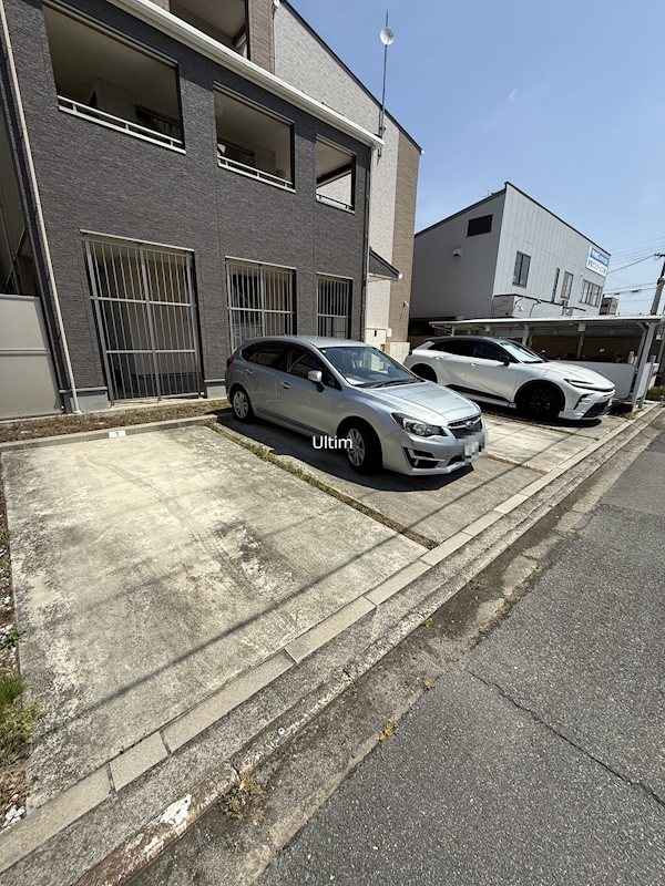アビタシオン吉祥院 駐車場
