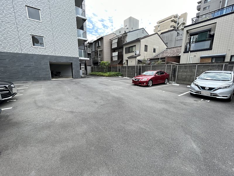 エスリード京都梅小路アヴェニテ 駐車場