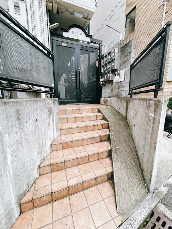 マンションELLA４９０ エントランス