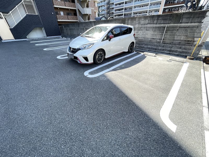 iレジデンス京都南 駐車場