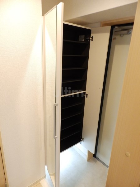 iレジデンス京都南 玄関