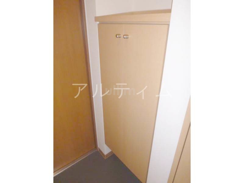 エグゼレジデンス羅城門 玄関