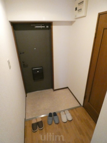 イスターナ吉祥院 玄関