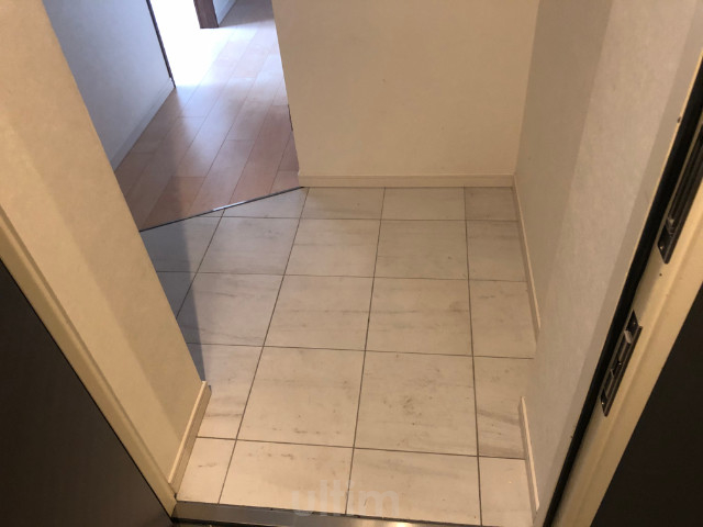 RIVER MOAT SHIJO 玄関