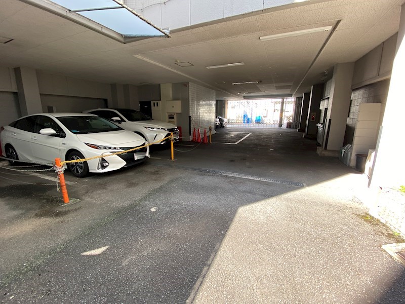 アサヒマンション 駐車場