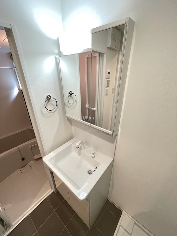THE GARNET SUITE RESIDENCE 清水五条EAST 洗面所