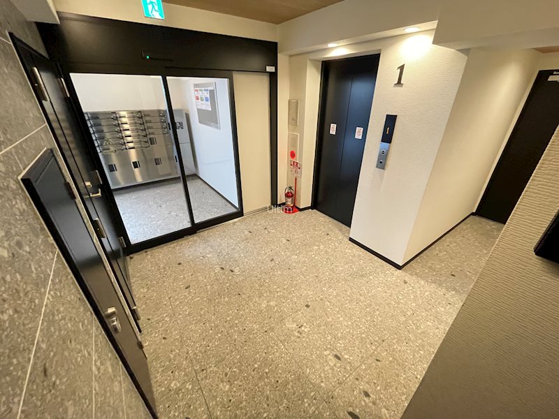 メゾンドクレール西大路 エントランス