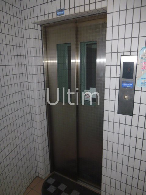 イッツアイランド ロビー