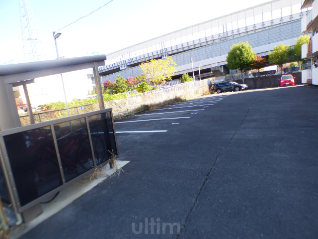 エバーグリーン宇治弐番館 駐車場