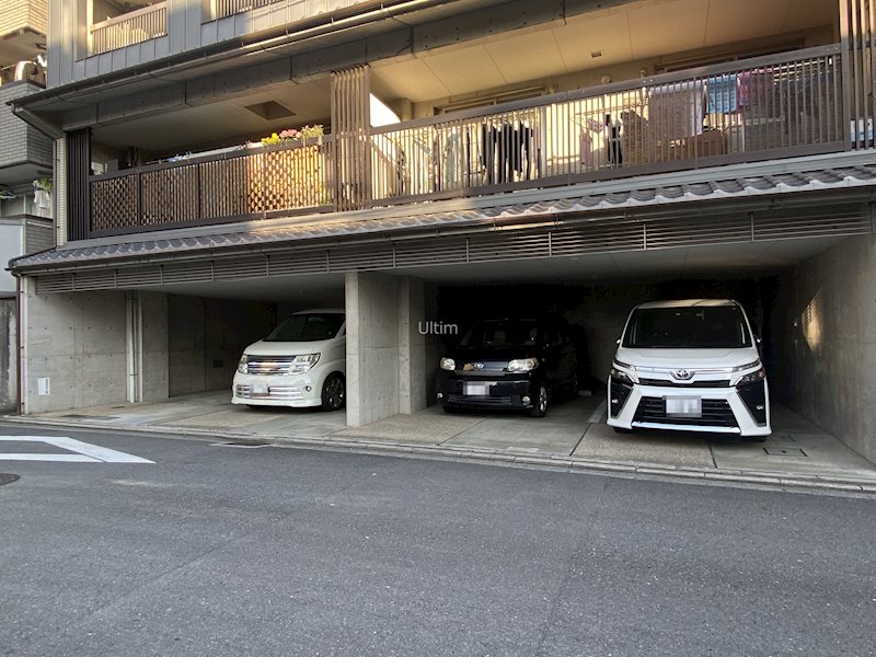 カーサ葵 駐車場