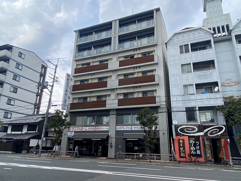 グランドーリア西院 外観
