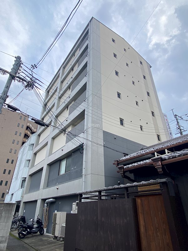 グランドーリア西院 外観