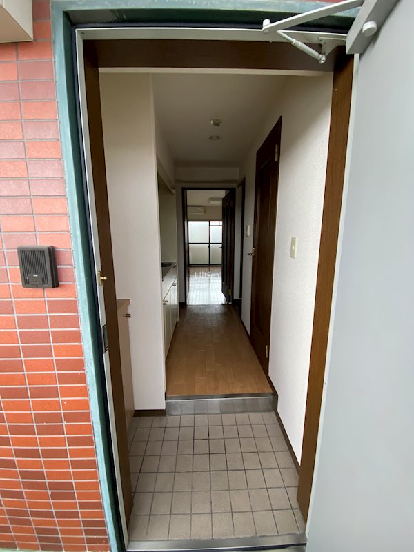 グレイス西京極 玄関