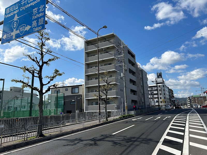 イクスピリオド五条 外観