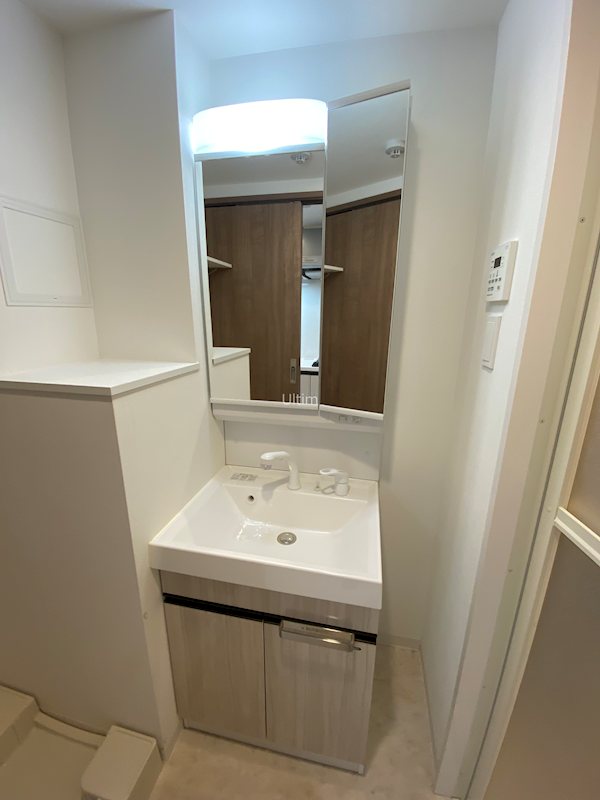 アスヴェル京都四条西院 洗面所